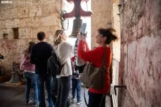 Refugiados ucranianos en El Burgo de Osma en su visita a la catedral. /María Ferrer