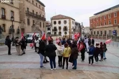 Concentración de UGT frente a la Diputación por el convenio de limpieza. /SN