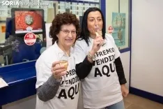 Gerentes de la adminsitración nº4 que ha vendido El Gordo. /María Ferrer