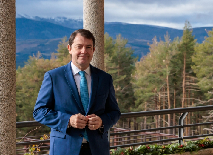 Mañueco apuesta por la Constitución como garantía de la convivencia en democracia 