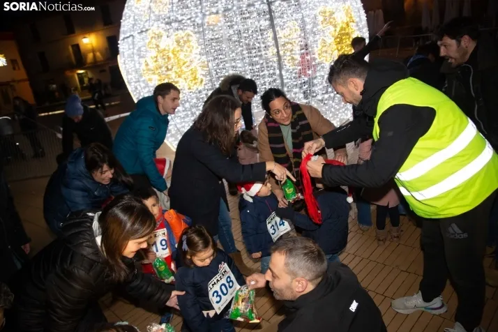 Galer&iacute;a: carrera de Navidad en Almaz&aacute;n