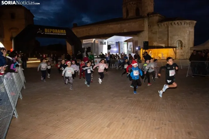 Galer&iacute;a: carrera de Navidad en Almaz&aacute;n