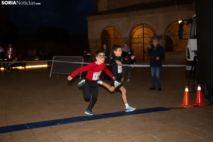 Galer&iacute;a: carrera de Navidad en Almaz&aacute;n