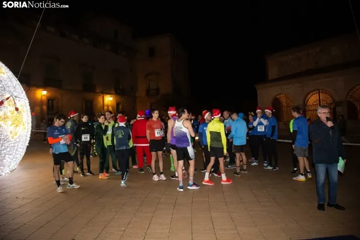Galer&iacute;a: carrera de Navidad en Almaz&aacute;n