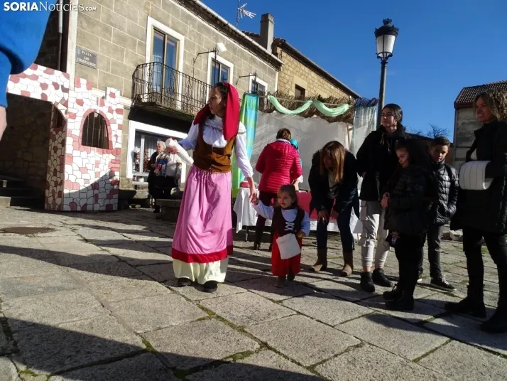 FOTOS | Duruelo 'belenea' y mercadea esta Nochebuena