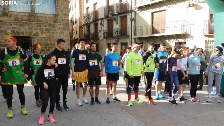 Fotos: los agrede&ntilde;os se despiden del 2022 con su San Silvestre