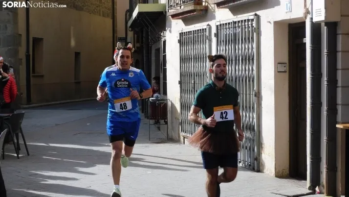 Fotos: los agrede&ntilde;os se despiden del 2022 con su San Silvestre