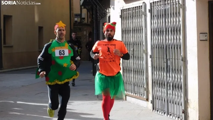 Fotos: los agrede&ntilde;os se despiden del 2022 con su San Silvestre