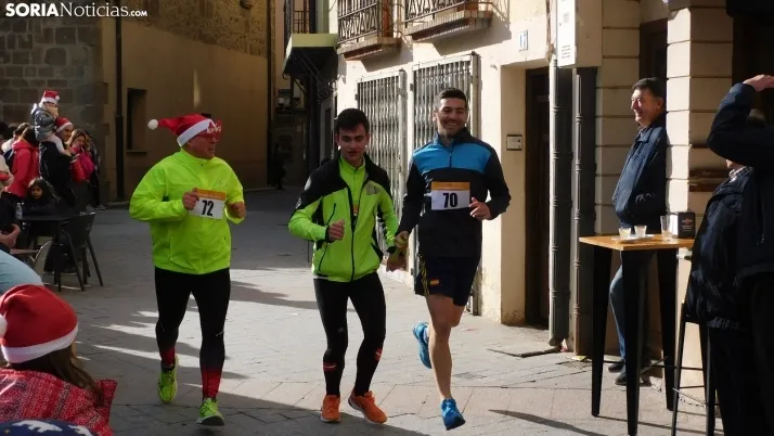 Fotos: los agrede&ntilde;os se despiden del 2022 con su San Silvestre