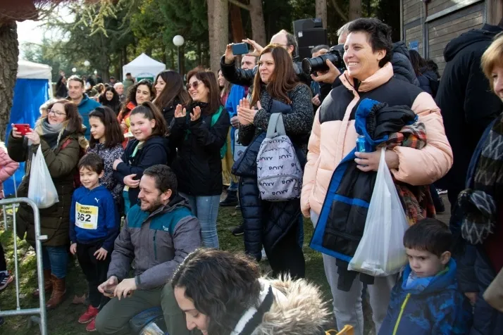 Im&aacute;genes: cientos de escolares en el cross Alameda de Cervantes