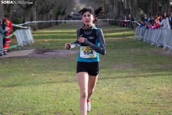 Im&aacute;genes: cientos de escolares en el cross Alameda de Cervantes