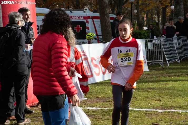 Im&aacute;genes: cientos de escolares en el cross Alameda de Cervantes