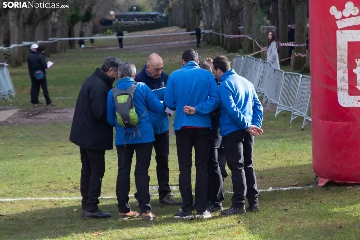 Im&aacute;genes: cientos de escolares en el cross Alameda de Cervantes