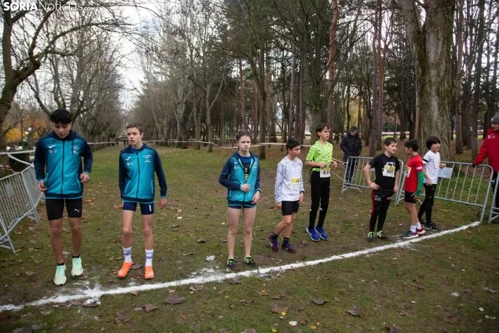 Im&aacute;genes: cientos de escolares en el cross Alameda de Cervantes
