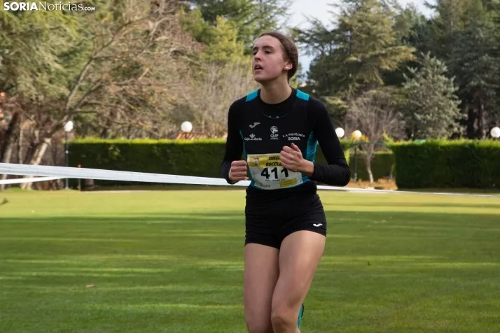 Im&aacute;genes: cientos de escolares en el cross Alameda de Cervantes