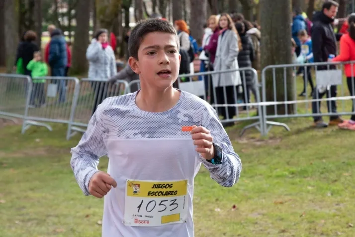 Im&aacute;genes: cientos de escolares en el cross Alameda de Cervantes