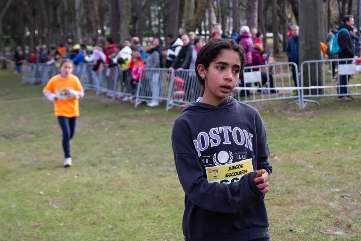 Im&aacute;genes: cientos de escolares en el cross Alameda de Cervantes