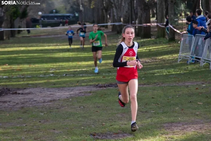 Im&aacute;genes: cientos de escolares en el cross Alameda de Cervantes