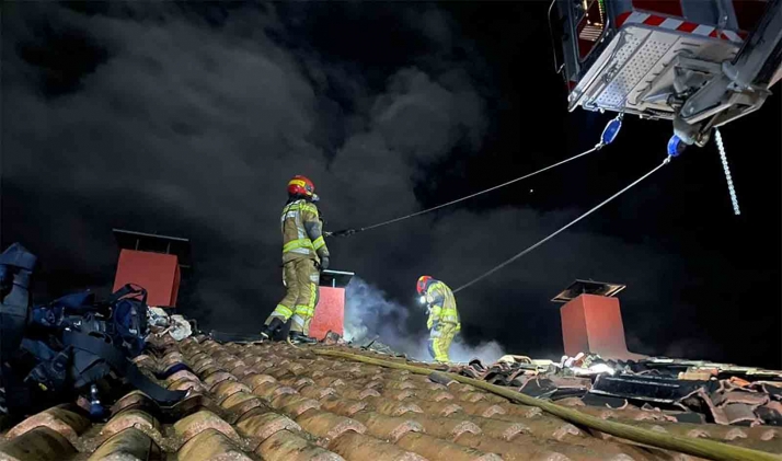 Arde una chimenea en Santervás del Burgo