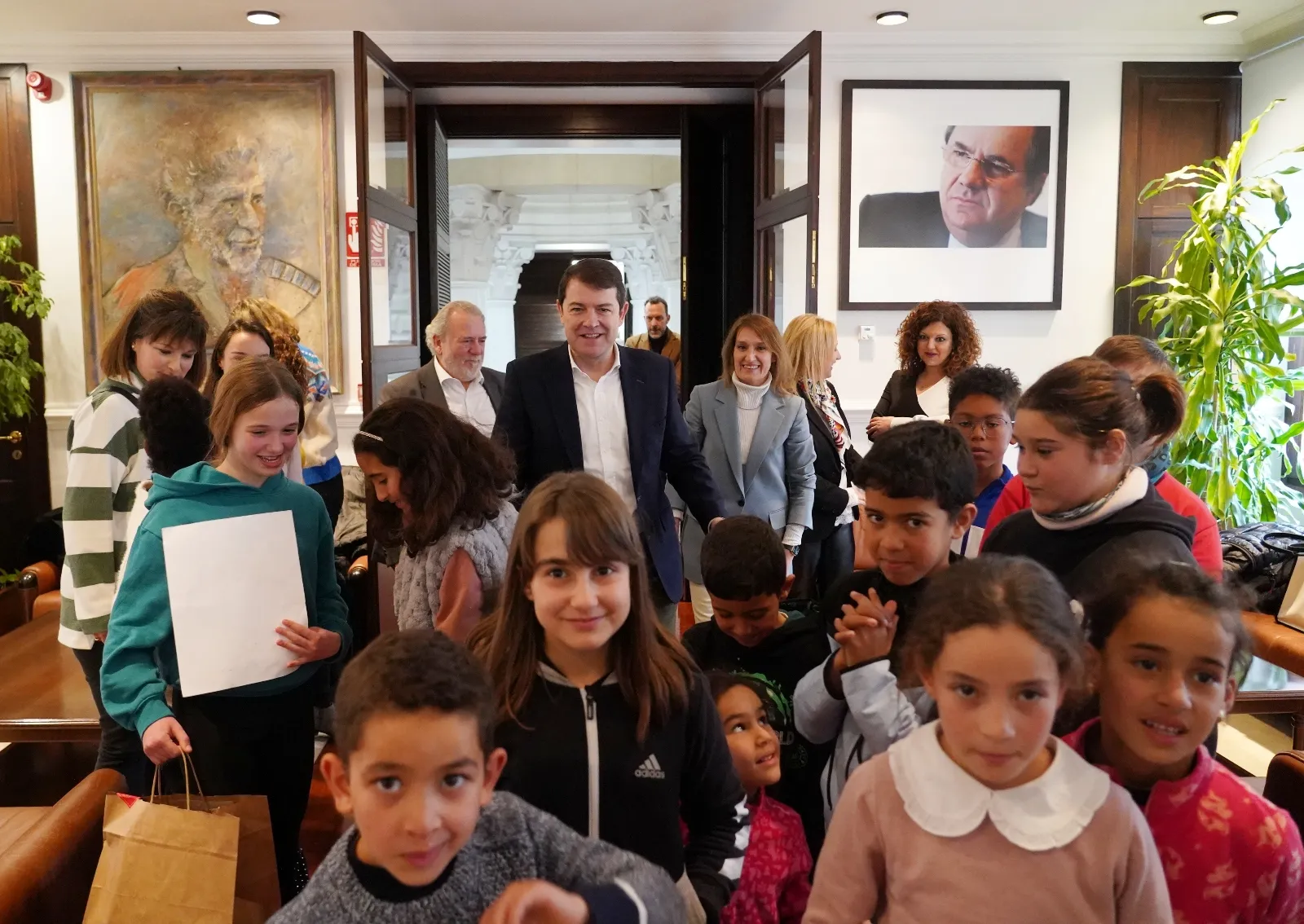 Una imagen de la visita hoy. /Rubén Cacho, ICAL