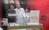 El chef Óscar García, junto con artesanos de Berlanga previamente a la degustación de la costrada de Soria, en el stand de la Diputación. /ASEC-FOES