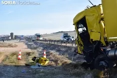 Foto 5 - Dos fallecidos y un herido en una colision de dos camiones en Golmayo