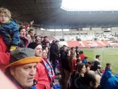 Foto 6 - Unos 400 aficionados rojillos se dejan ver en Logro&ntilde;o