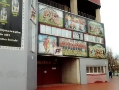 Foto 3 - Unos 400 aficionados rojillos se dejan ver en Logro&ntilde;o