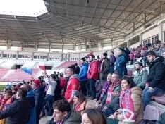 Foto 15 - Unos 400 aficionados rojillos se dejan ver en Logro&ntilde;o