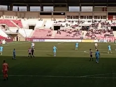 Foto 13 - Unos 400 aficionados rojillos se dejan ver en Logro&ntilde;o