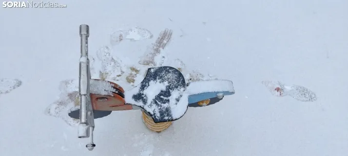 La galer&iacute;a m&aacute;s blanca: Soria amanece jugando con la nieve