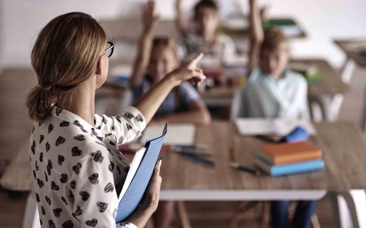 Castilla y León da un paso más en la formación continua de los docentes actualizando su modelo de competencias