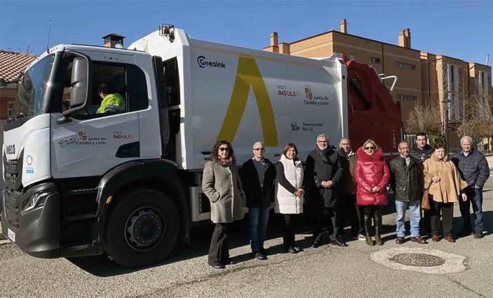 Más de 3.500 vecinos de la Ribera soriana ven mejorada la recogida de residuos urbanos con la puesta en servicio de un nuevo camión