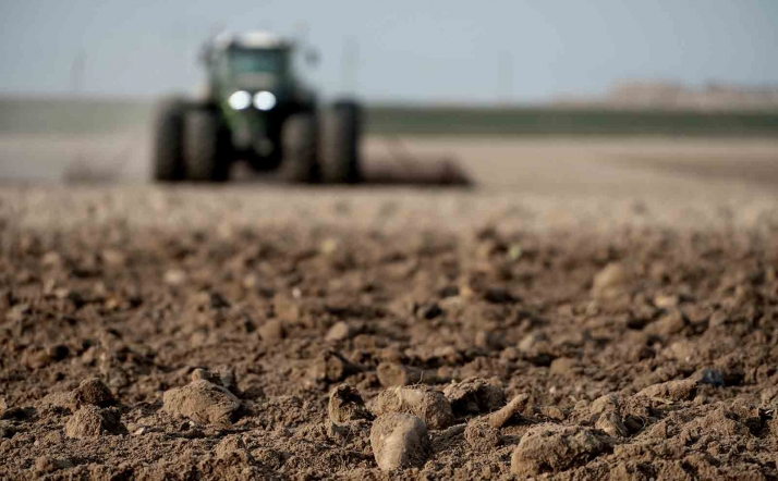 Los psicólogos de Castilla y León advierten del peligro de regalar móviles con acceso internet a niños