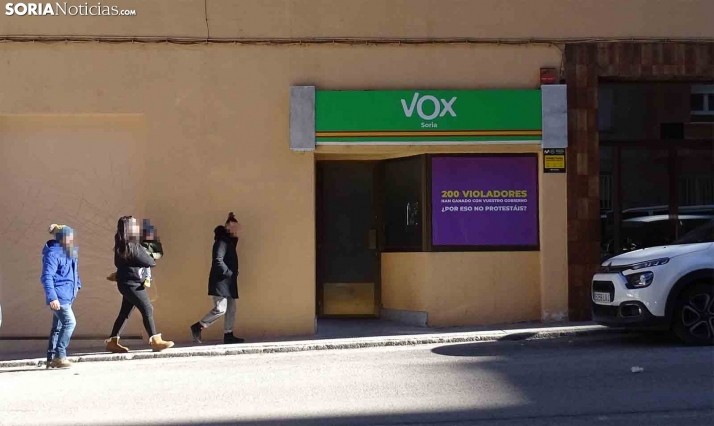Nula asistencia en la convocatoria de repulsa a las medidas pro vida ante la sede de Vox