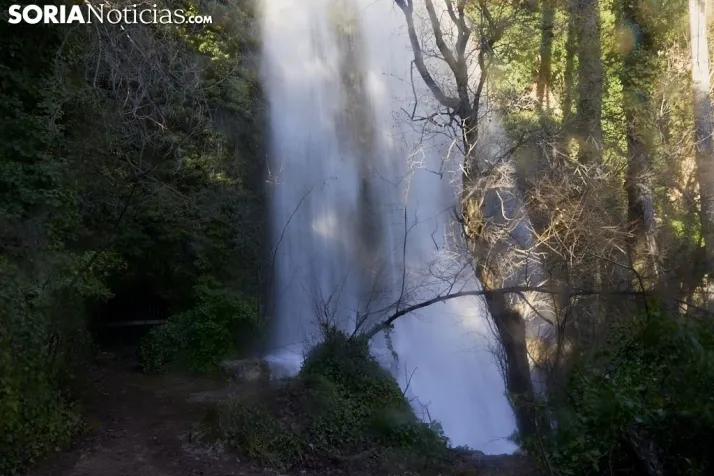 Un paseo por la espectacular cascada de la Toba 