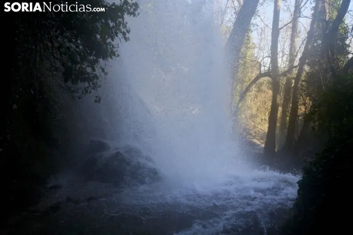 Un paseo por la espectacular cascada de la Toba 
