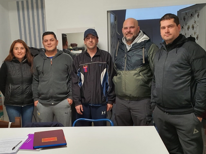 La presidenta junto a otros representantes de la nueva Asociación de Argentinos