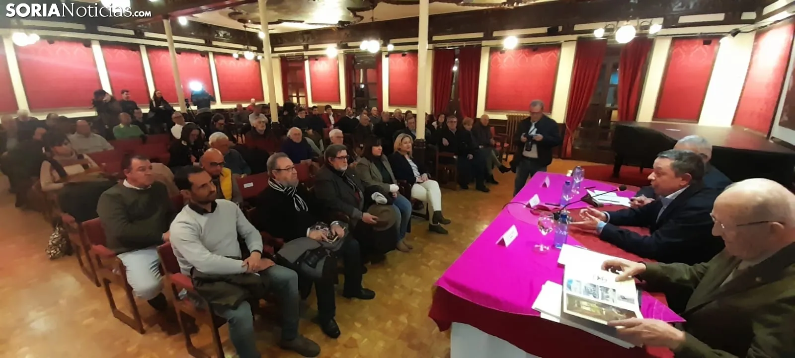 Una imagen del salón Gerardo Diego, del Círculo Amistad Numancia en la tarde-noche de este jueves. /SN