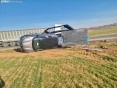 Una imagen de las labores de retirada de los turismos. /SN
