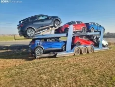 Una imagen de las labores de retirada de los turismos. /SN