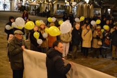 Una imagen de la concentración hoy, en recuerdo del año de la invasión de Rusia en Ucrania. /SN