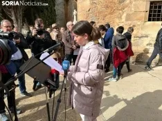 Foto 12 - Fotos: La tumba de Leonor se llena un a&ntilde;o m&aacute;s de flores y poes&iacute;as para recordar a Machado