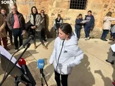Foto 15 - Fotos: La tumba de Leonor se llena un a&ntilde;o m&aacute;s de flores y poes&iacute;as para recordar a Machado