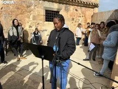 Foto 17 - Fotos: La tumba de Leonor se llena un a&ntilde;o m&aacute;s de flores y poes&iacute;as para recordar a Machado