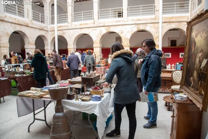 Feria de antigüedades de El Burgo
