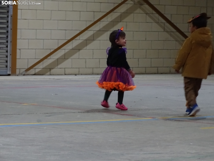 Los pequeños de Golmayo disfrutan del carnaval. /SN