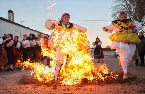 Una imagen de este peculiar salto del fuego. /José Vicente - Ical