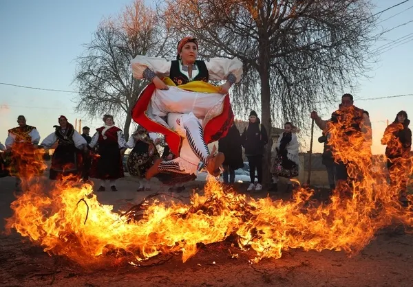 Una imagen de este peculiar salto del fuego. /José Vicente - Ical