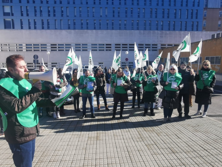 Los sanitarios de Castilla y León reclaman aumento de sueldo, menos horas y más personal